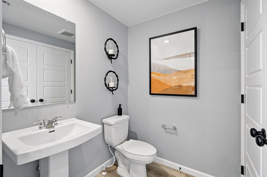 Furnished interior view inside a new home in Parterre, Thornton (Image 11).