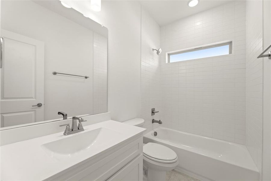 05. 2412 Belmont - 2ND Bath 05. 2412 Belmont - 2ND Bath