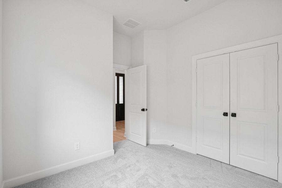 Spacious, unfurnished interior of a new home in Grange - Reserve Collection, Katy (Image 27).