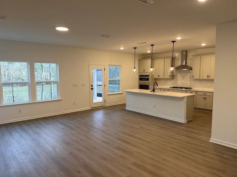 Kitchen featuring the AW Collection® Artisan - Mixed materials and warmth you can feel. Kitchen featuring the AW Collection® Artisan - Mixed materials and warmth you can feel.