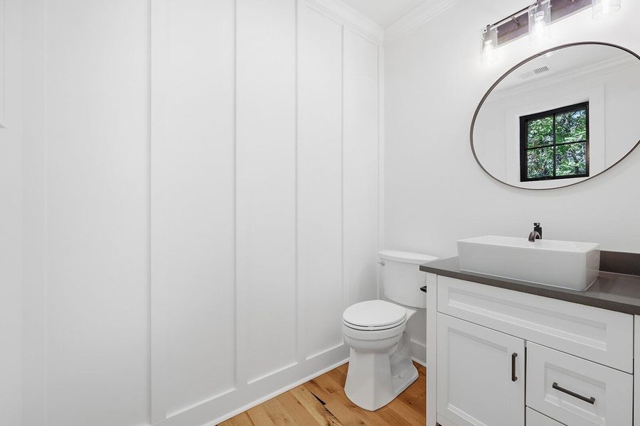Furnished interior view inside a new home in , Seabrook (Image 5).