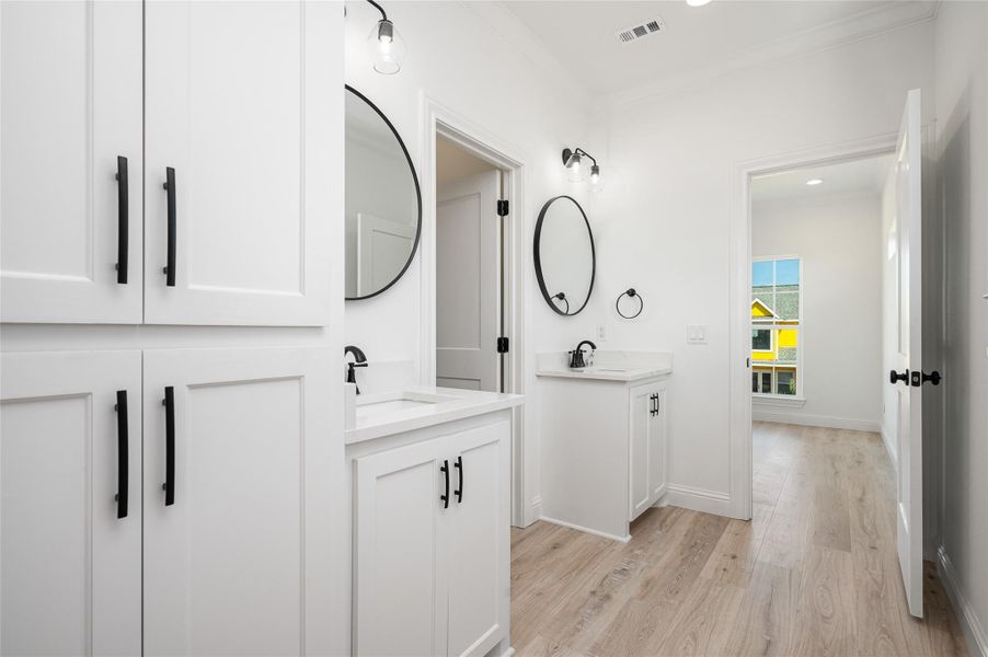 Furnished interior view inside a new home in , Bolivar Peninsula (Image 11).