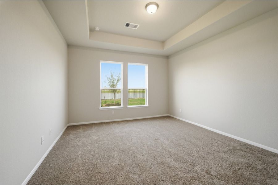 Spacious, unfurnished interior of a new home in Canterra Creek, Rosharon (Image 35).