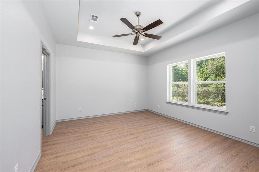 Spacious, unfurnished interior of a new home in , Gun Barrel City (Image 25). Spacious, unfurnished interior of a new home in , Gun Barrel City (Image 25).