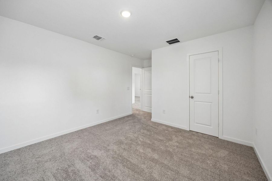 Spacious, unfurnished interior of a new home in Pulte Homes at Two Step Farm, Montgomery (Image 22).
