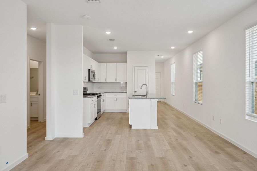 MODEL HOME images may NOT be consistent with the finished product.