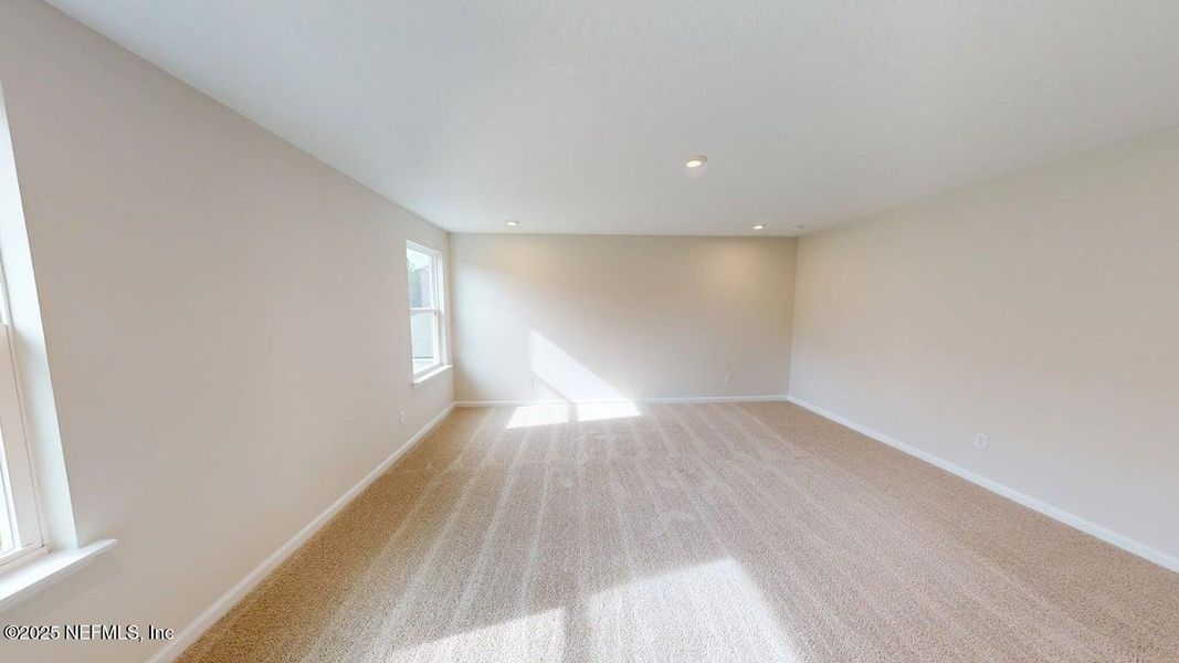 Spacious, unfurnished interior of a new home in Lakes at Bella Lago, Green Cove Springs (Image 12).