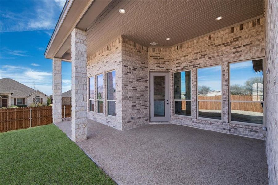 Exterior details and patio area of a home in , Waco (Image 3).