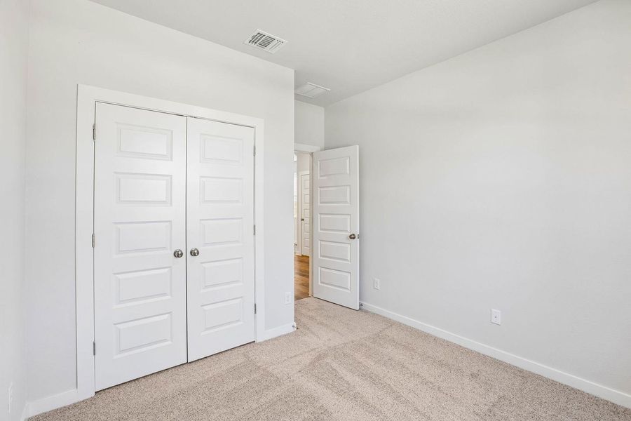 Spacious, unfurnished interior of a new home in Avery Centre, Round Rock (Image 12).