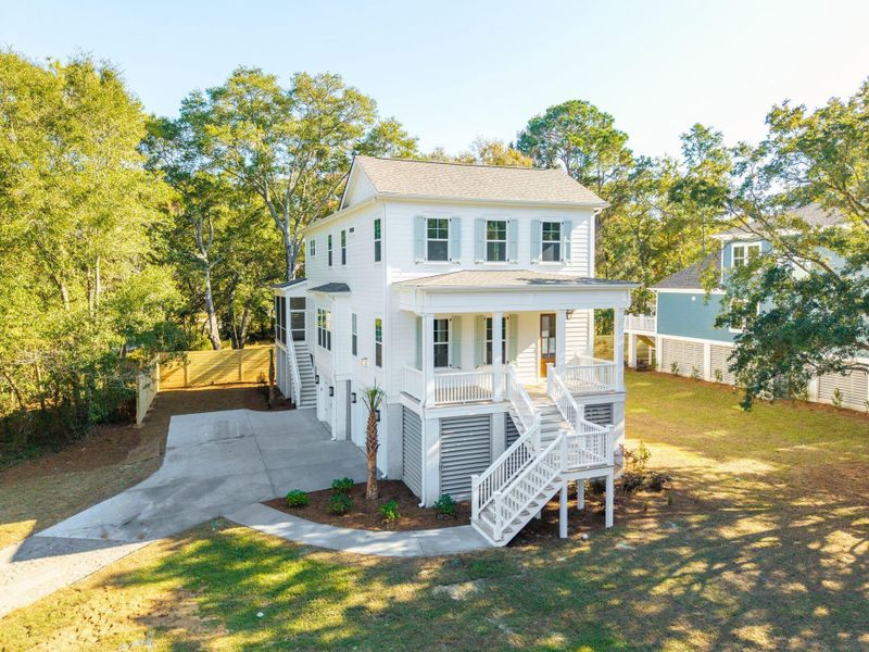 Exterior details and patio area of a home in , Mount Pleasant (Image 33).