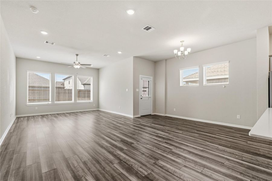 Spacious, unfurnished interior of a new home in Jordan Ranch 45' Homesites, Fulshear (Image 21).