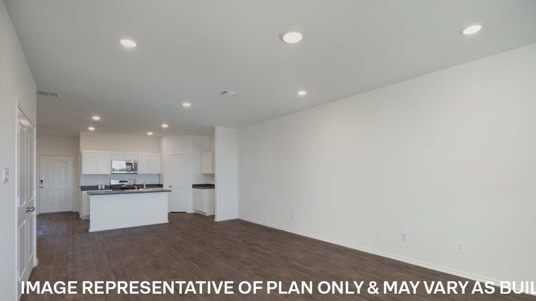 Spacious, unfurnished interior of a new home in Wayside, Uhland (Image 9).