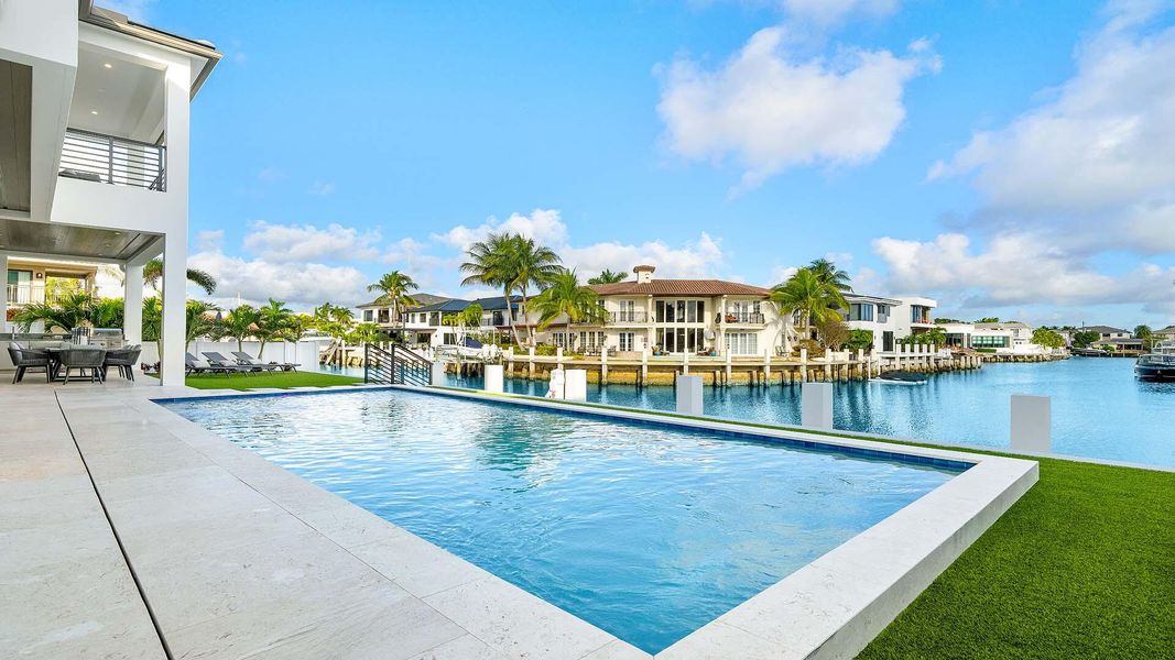 721 NE Marine Dr (44)