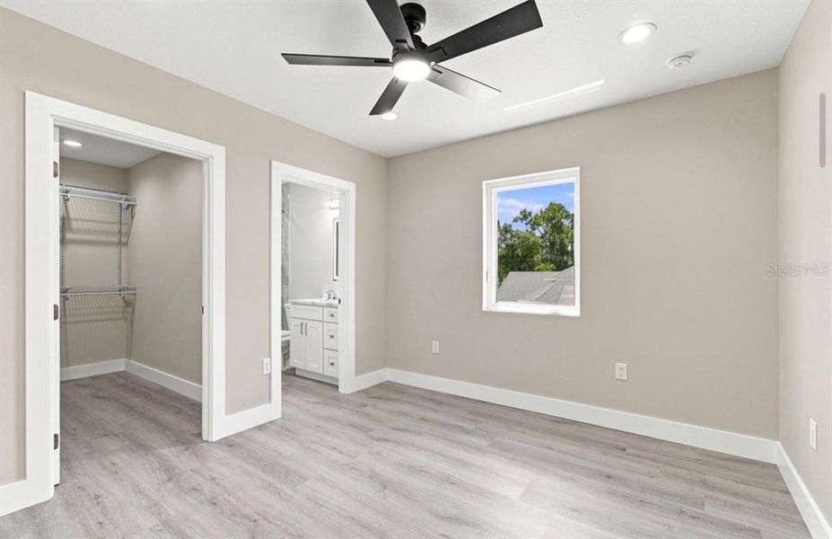 Spacious, unfurnished interior of a new home in , Tampa (Image 66).