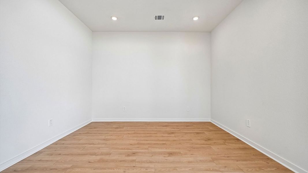 Spacious, unfurnished interior of a new home in The Enclave at Bar W Ranch, Leander (Image 45).