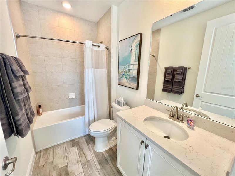 Furnished interior view inside a new home in , Kissimmee (Image 7).