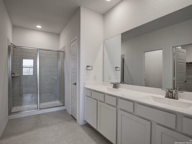 Furnished interior view inside a new home in Hannah Heights, Seguin (Image 12).