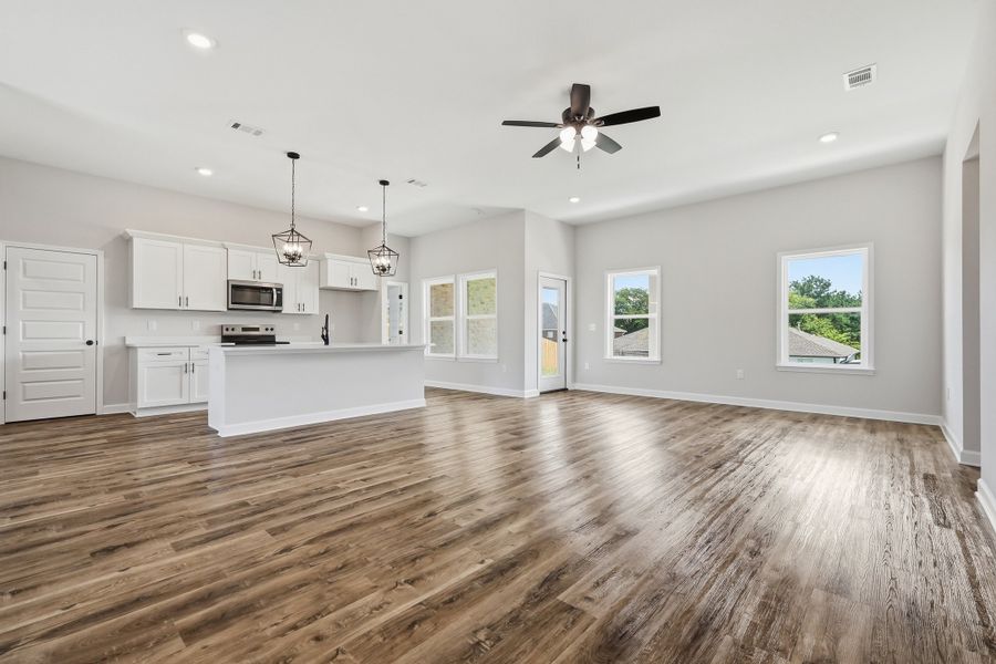 Spacious, unfurnished interior of a new home in Southern Charm, Crestview (Image 34). Spacious, unfurnished interior of a new home in Southern Charm, Crestview (Image 34).