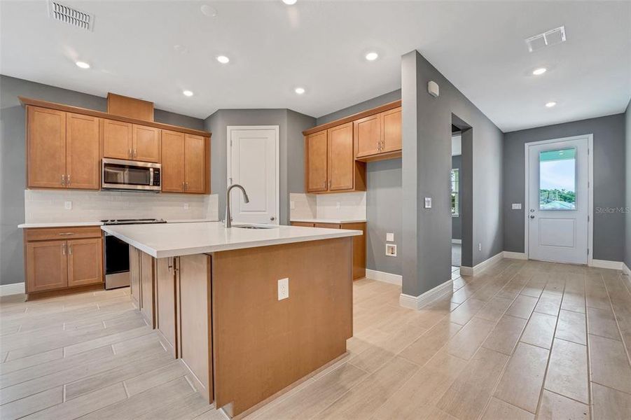 Furnished interior view inside a new home in Green Key Village, Lady Lake (Image 9). Furnished interior view inside a new home in Green Key Village, Lady Lake (Image 9).