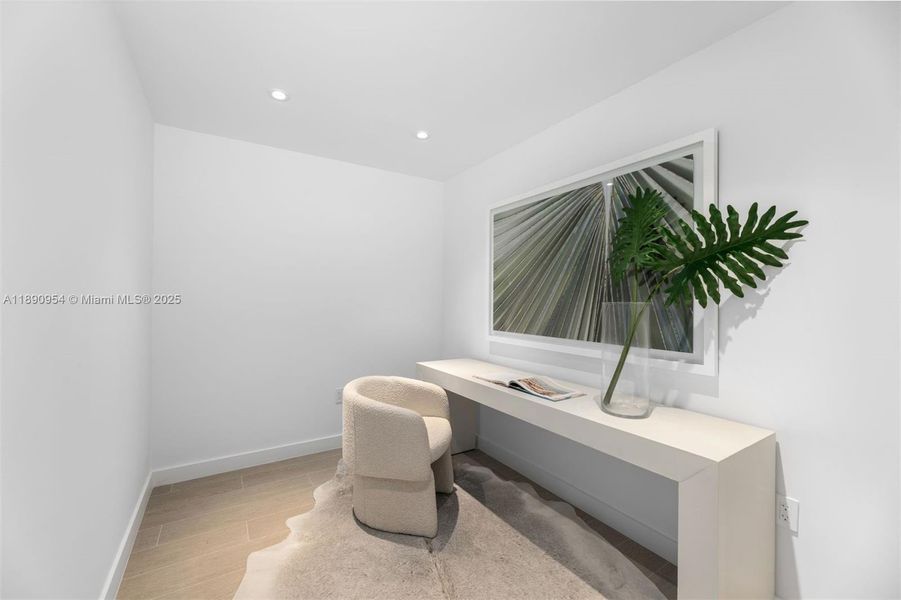 Furnished interior view inside a new home in Five Park, Miami Beach (Image 8). Furnished interior view inside a new home in Five Park, Miami Beach (Image 8).