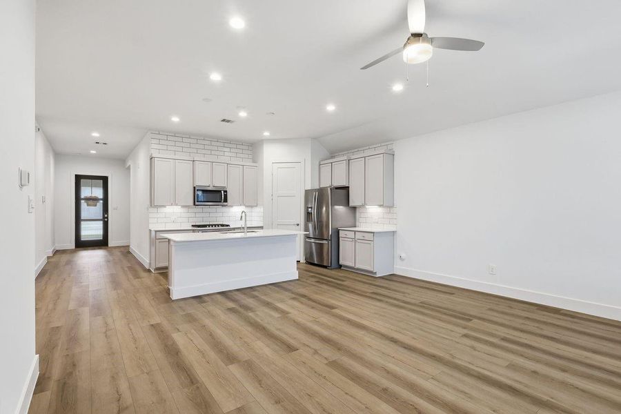 Image 30 of a home in Hills of Westlake.