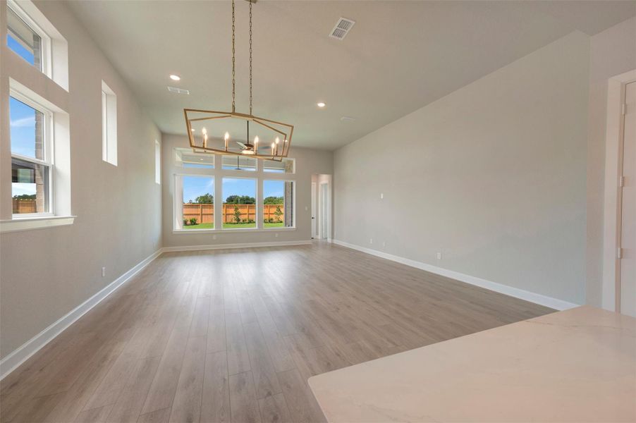 Spacious, unfurnished interior of a new home in Grange - Reserve Collection, Katy (Image 16).
