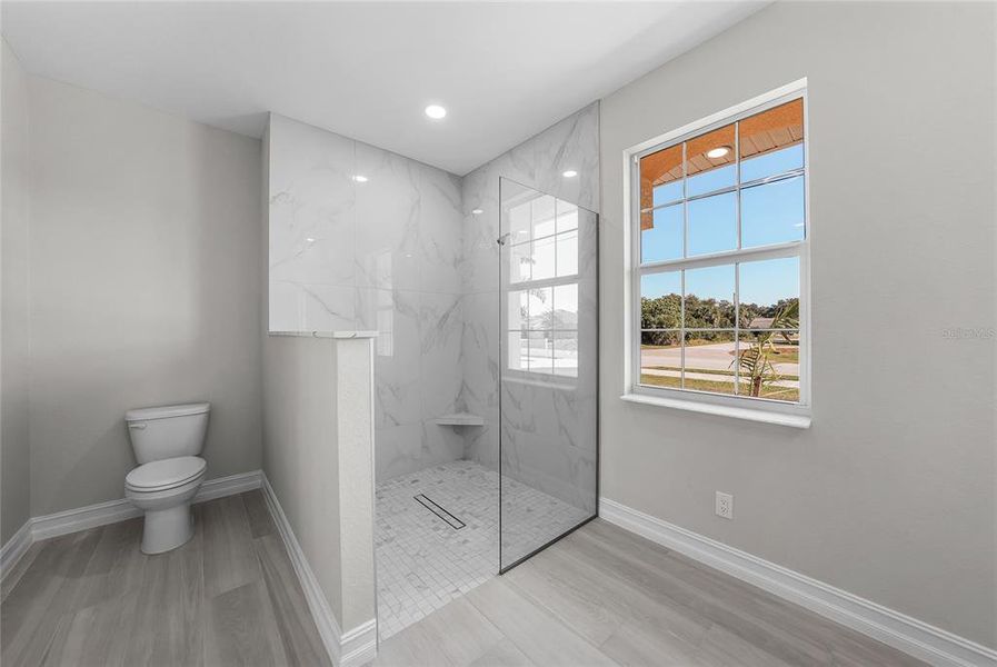 Spacious, unfurnished interior of a new home in , Punta Gorda (Image 12).