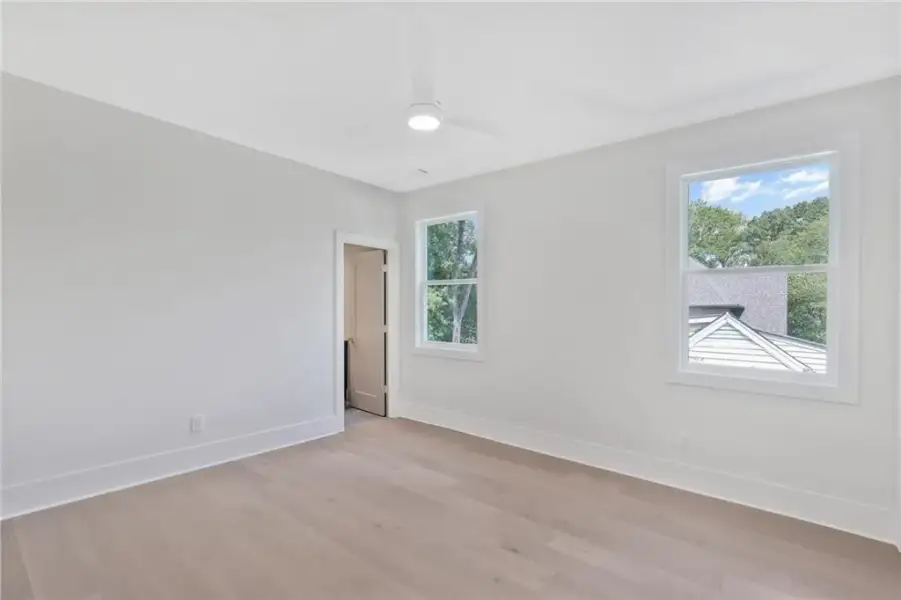 Spacious, unfurnished interior of a new home in , Atlanta (Image 23).