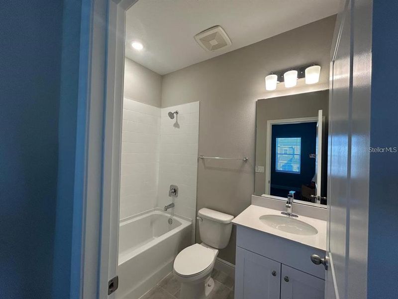 Furnished interior view inside a new home in , Winter Garden (Image 10).