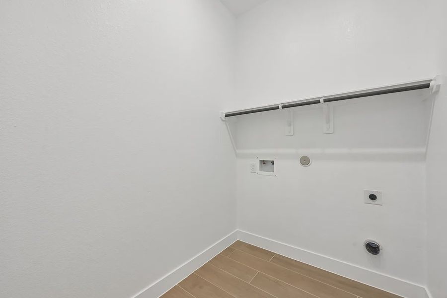 Spacious, unfurnished interior of a new home in Wood Leaf Reserve, Tomball (Image 27). Spacious, unfurnished interior of a new home in Wood Leaf Reserve, Tomball (Image 27).