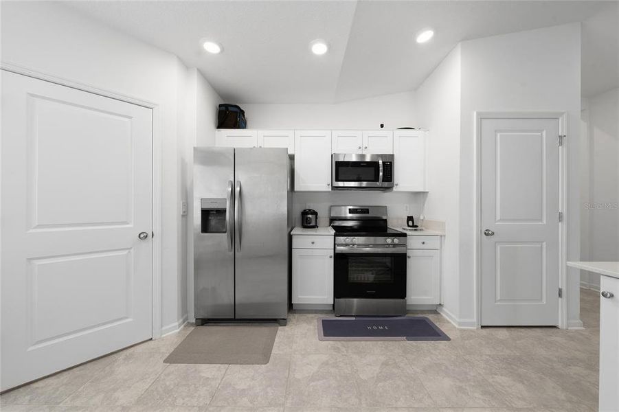 Furnished interior view inside a new home in Lawson Dunes, Haines City (Image 9).