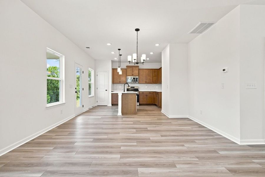 Spacious, unfurnished interior of a new home in Hampshire Hills, Columbia (Image 23).