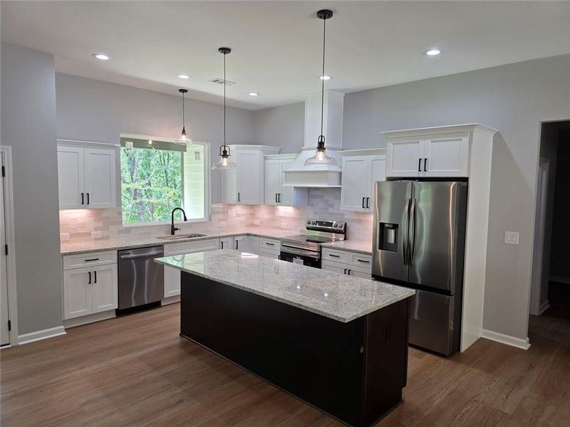 Furnished interior view inside a new home in , Jasper (Image 8).