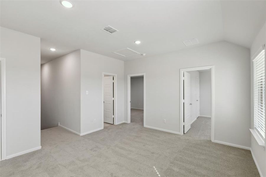 Spacious, unfurnished interior of a new home in Tesoro at Chisholm Trail Ranch, Crowley (Image 22).