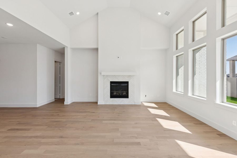 Representative unfurnished interior of a home built from the Geneva IV by Southgate Homes in Painted Tree 50' Series, McKinney (Image 25). Representative unfurnished interior of a home built from the Geneva IV by Southgate Homes in Painted Tree 50' Series, McKinney (Image 25).