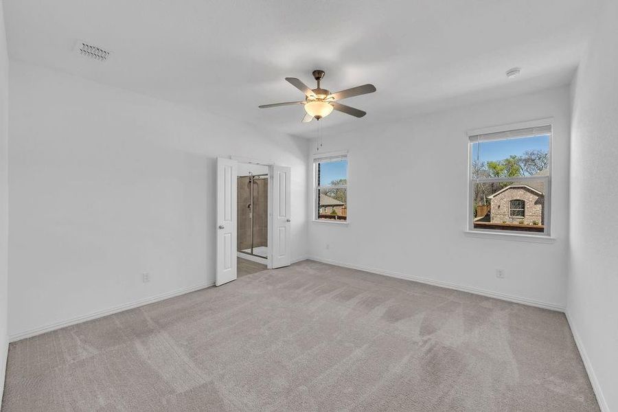 Spacious, unfurnished interior of a new home in Hurricane Creek, Anna (Image 29).
