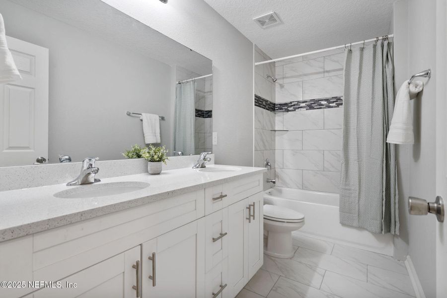 Furnished interior view inside a new home in , Fleming Island (Image 5).