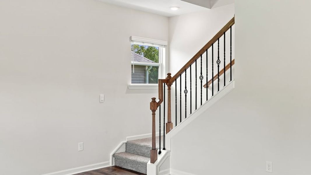 Spacious, unfurnished interior of a new home in Chestnut Ridge, Greenville (Image 28).