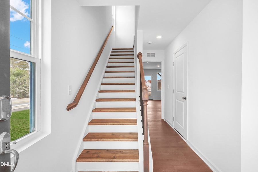 SUN_ElmGrove_Pic_Wyatt_Foyer_1of1