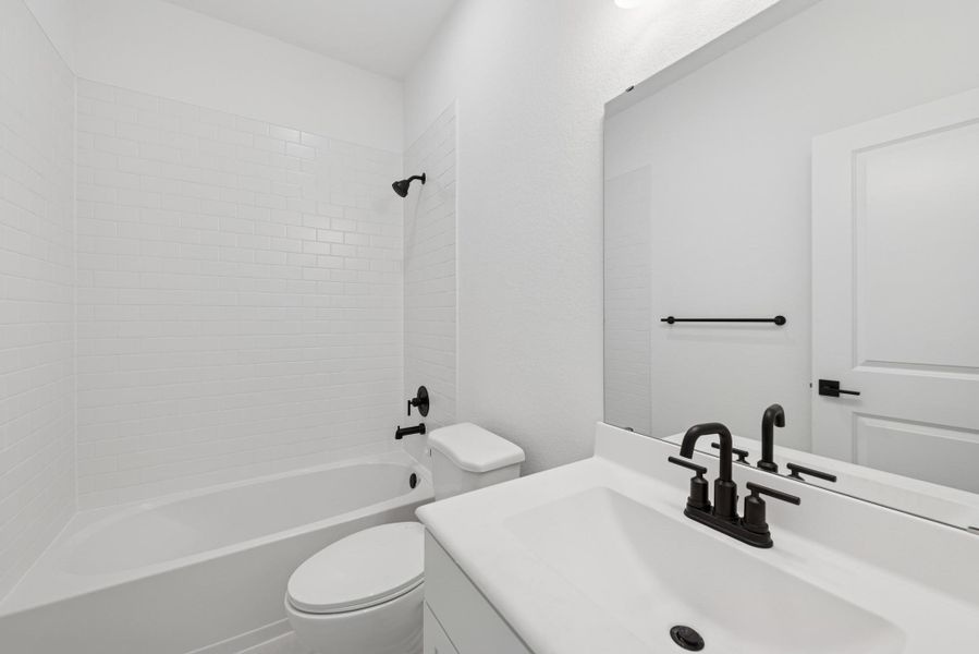Hall bath (*Photo not of actual home and used for illustration purposes only.)