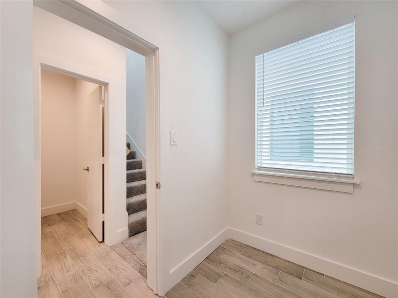 Spacious, unfurnished interior of a new home in , Houston (Image 36).