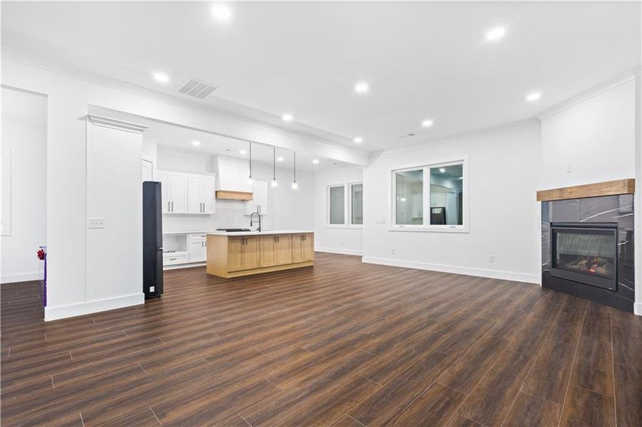 Spacious, unfurnished interior of a new home in , Lawrenceville (Image 25).