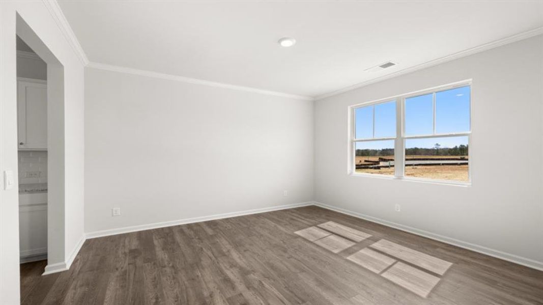 Spacious, unfurnished interior of a new home in Thompson Ridge, Dallas (Image 15).