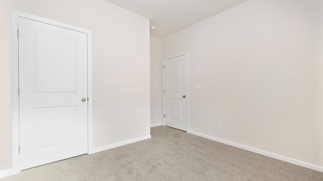 Spacious, unfurnished interior of a new home in Valleywood Farms, Waynesville (Image 19).