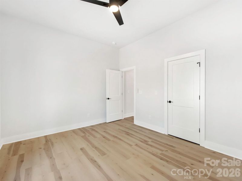 Spacious, unfurnished interior of a new home in , Stanfield (Image 21).