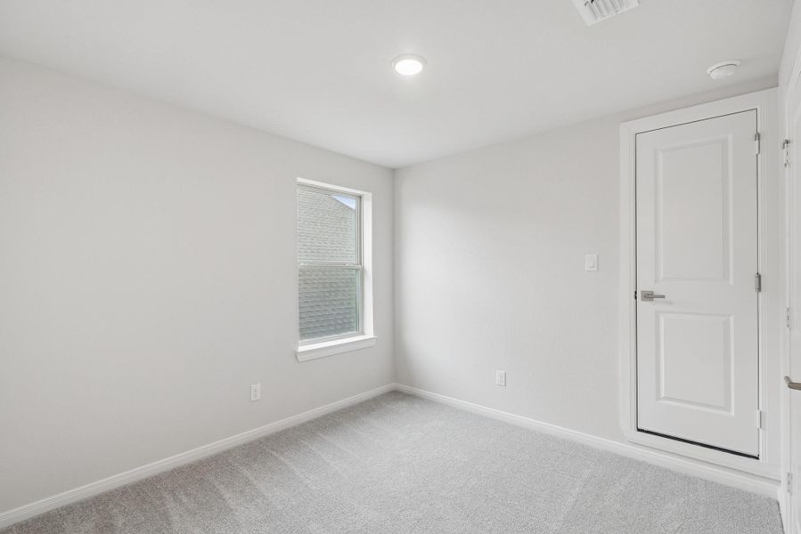 Spacious, unfurnished interior of a new home in Beacon Point at Lago Mar 50’ Homesites, Texas City (Image 15).