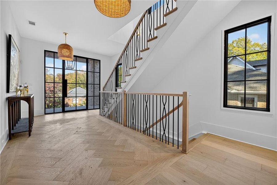 Spacious, unfurnished interior of a new home in , Atlanta (Image 24).