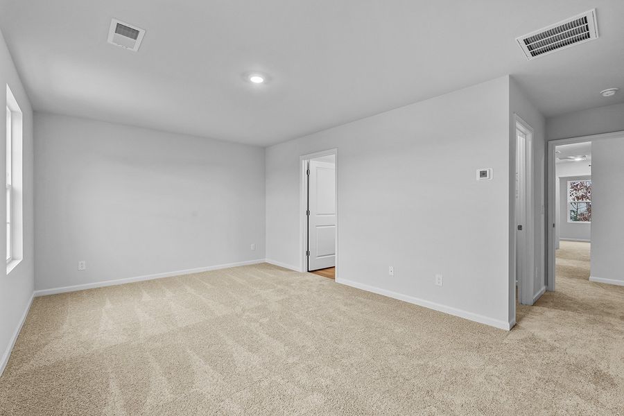 Spacious, unfurnished interior of a new home in Bell West, Kernersville (Image 22).