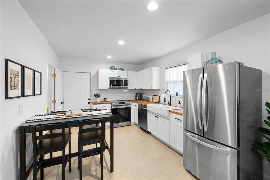 Furnished interior view inside a new home in , Tarpon Springs (Image 53).