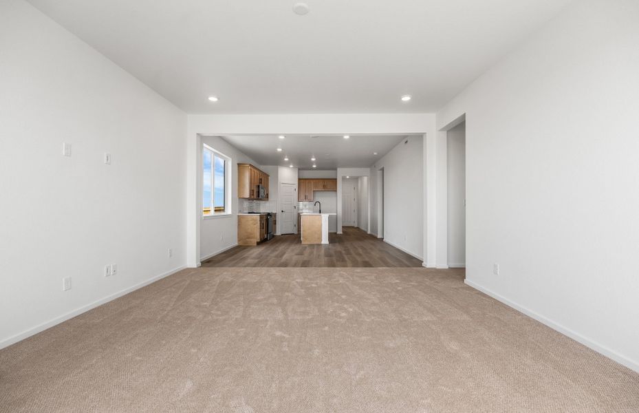 Spacious, unfurnished interior of a new home in Wolf Creek Run West, Strasburg (Image 29).